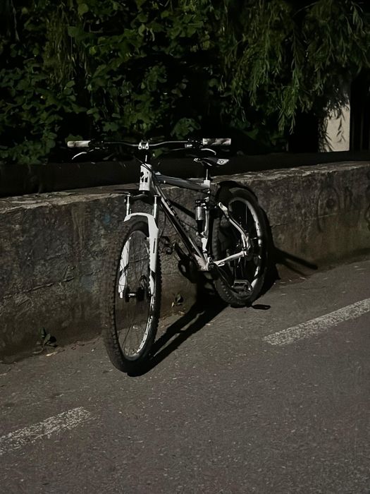 Vând bicicletă  !
