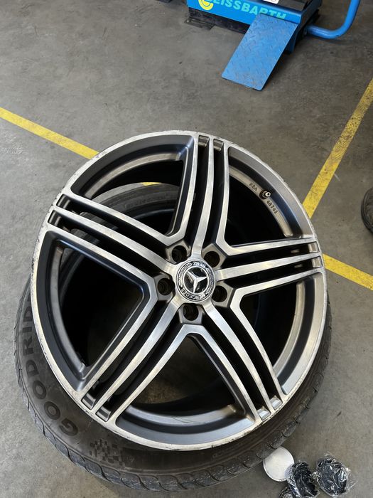 De vanzare jante+cauciucuri R20 245/35 WH12