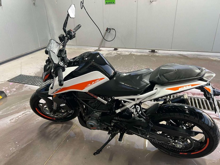KTM DUKE 390 2022 в отлично състояние