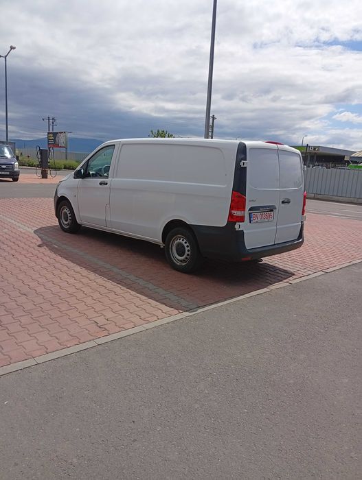 Vând Mercedes Vito