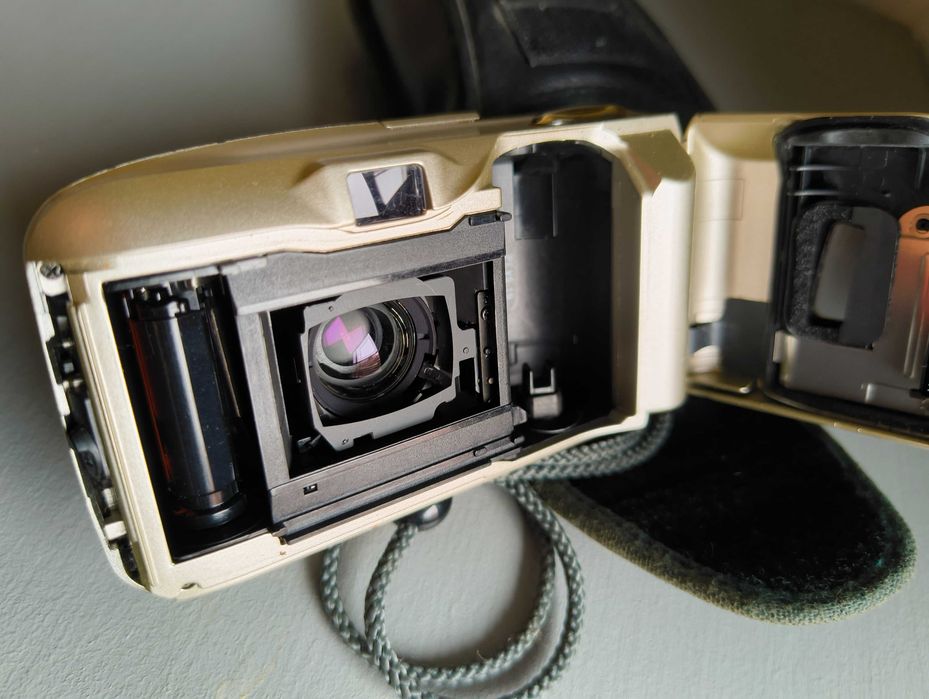 Aparat foto pe film Olympus mju II