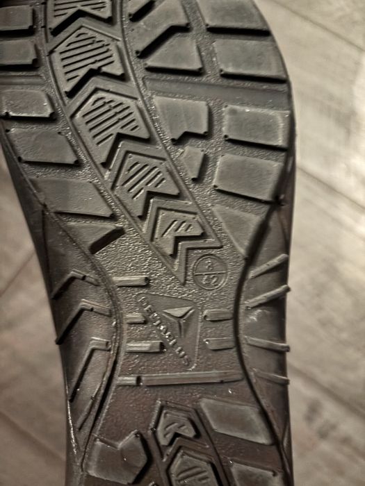 Ботинки с защитой Delta