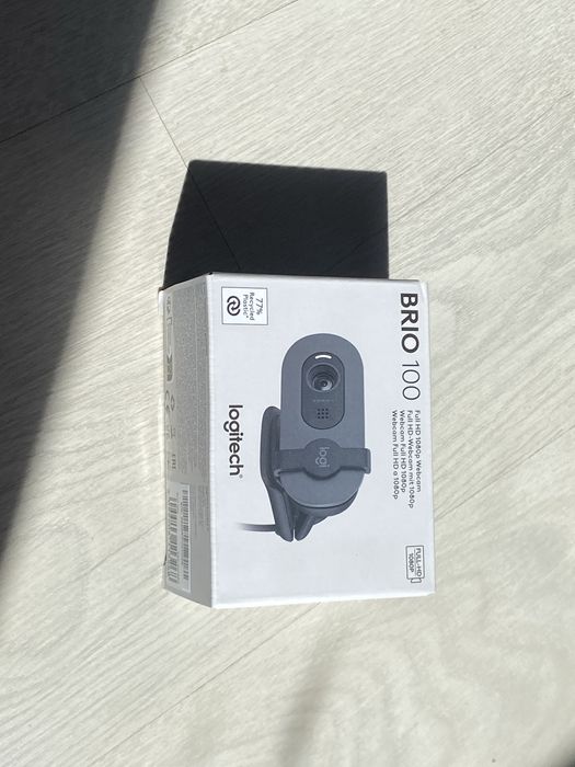 Logitech Brio 100 — Graphite