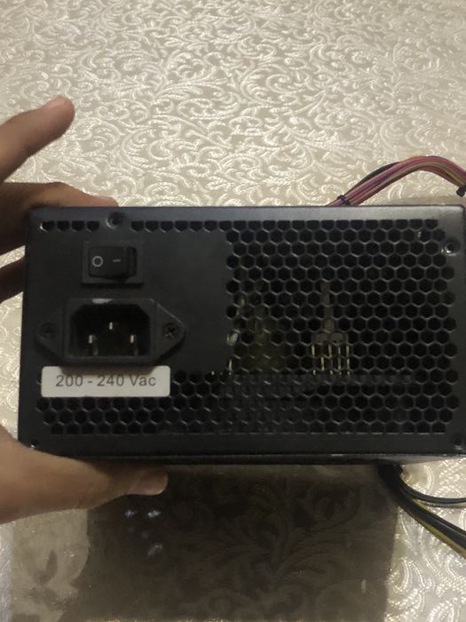 650 wat blok pitaniya AeroCool