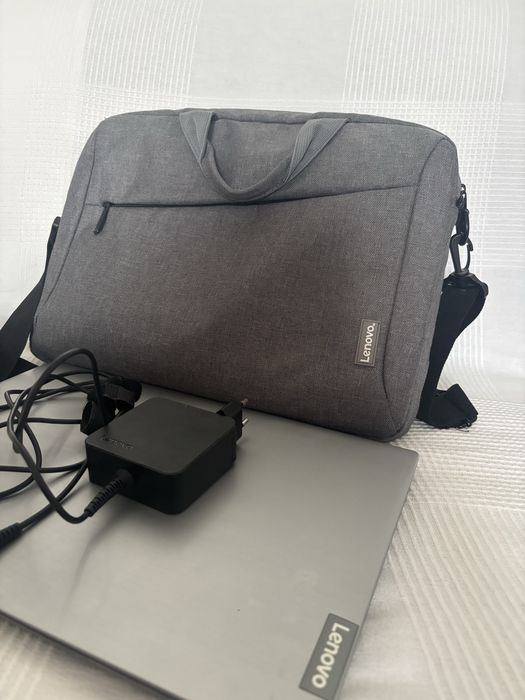 Laptop lenovo.