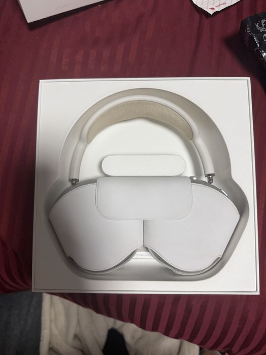 Air pods max white