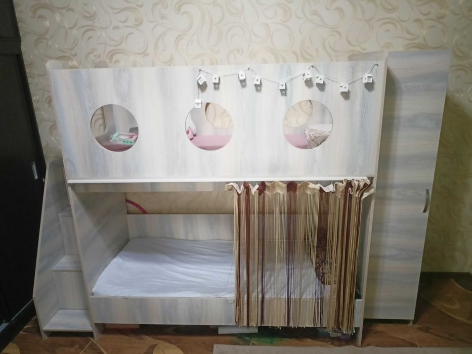 Кровать двухъярусная