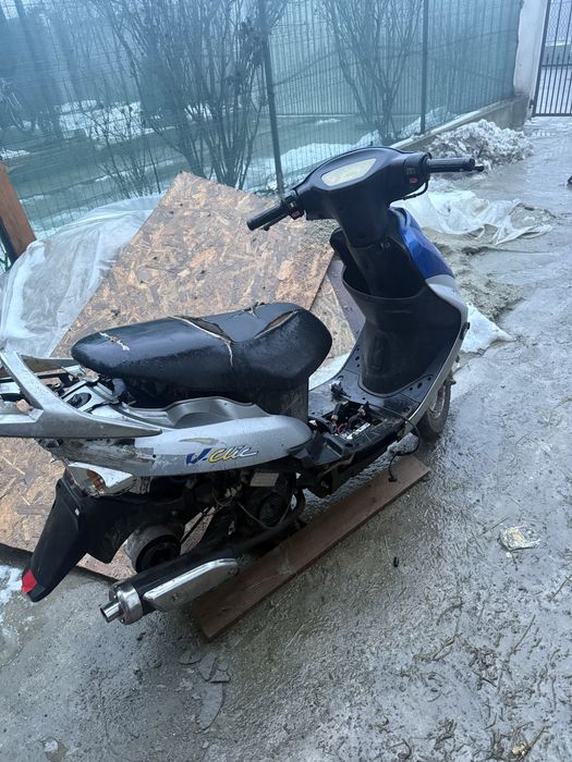 De vânzare  defect sau schimb cu motor de cross 125