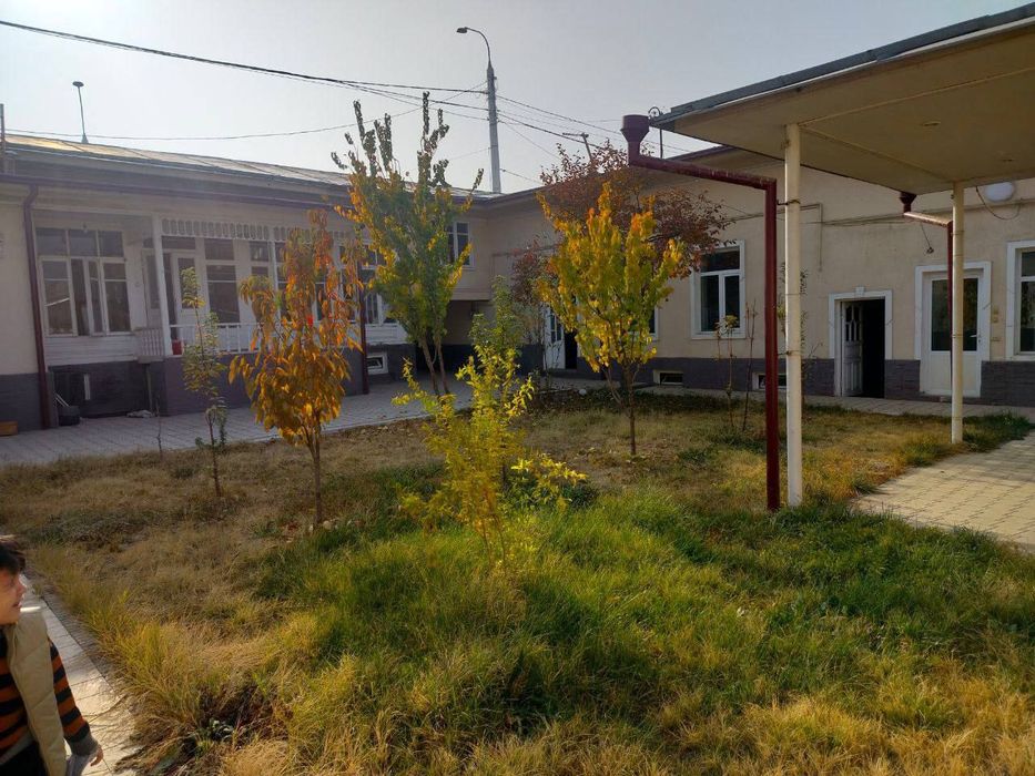 Срочно продойотсия участка беруний метро