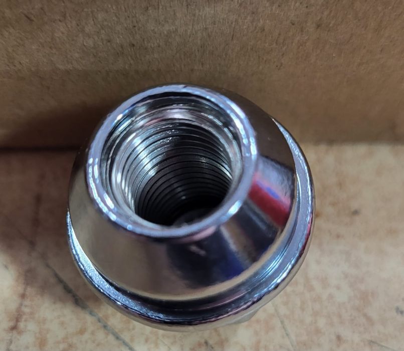 Vând set 20 piulițe prezoane