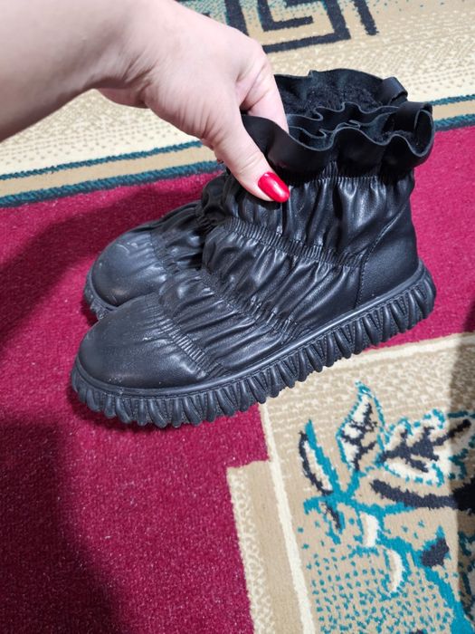 Вещи,б/у,в хорошем состоянии без потертостей!