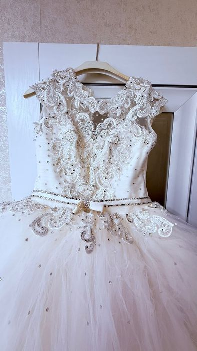 Свадебное платье за 15тыс.