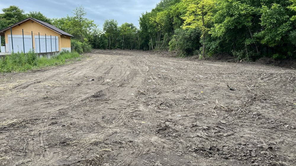 Дворно място в регулация.