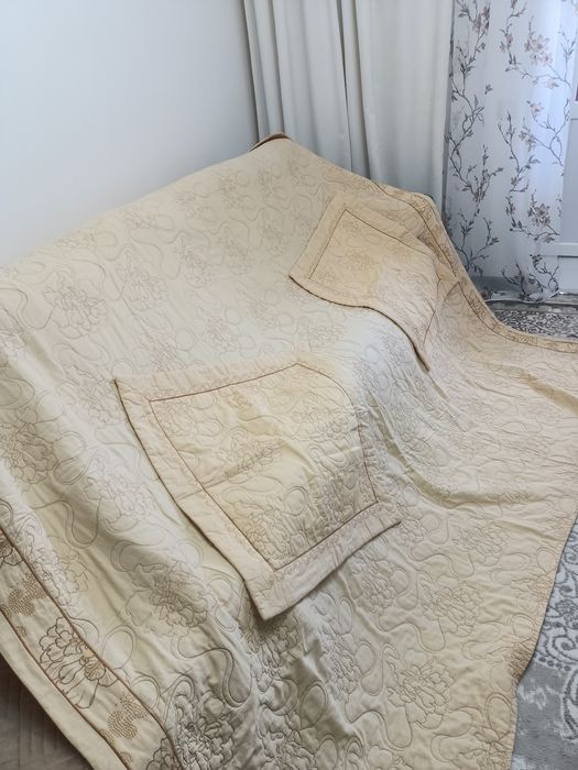 Продаете  шторы, разные.