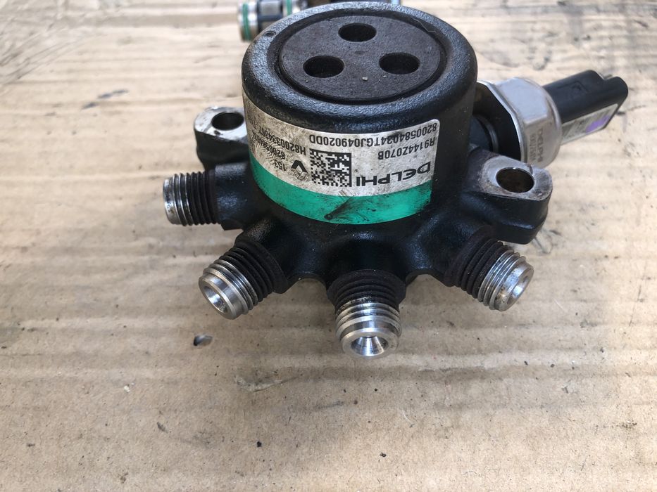 Vand distribuitor motorina 1.5 dci Dacia Logan/Sandero/Mcv/Van/Megane