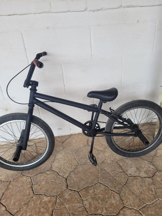 Продаю BMX велосипед чёрный