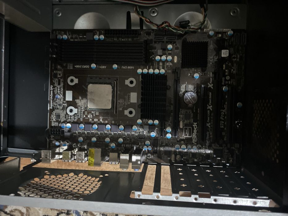 Продам материнскую плату am3 сокет