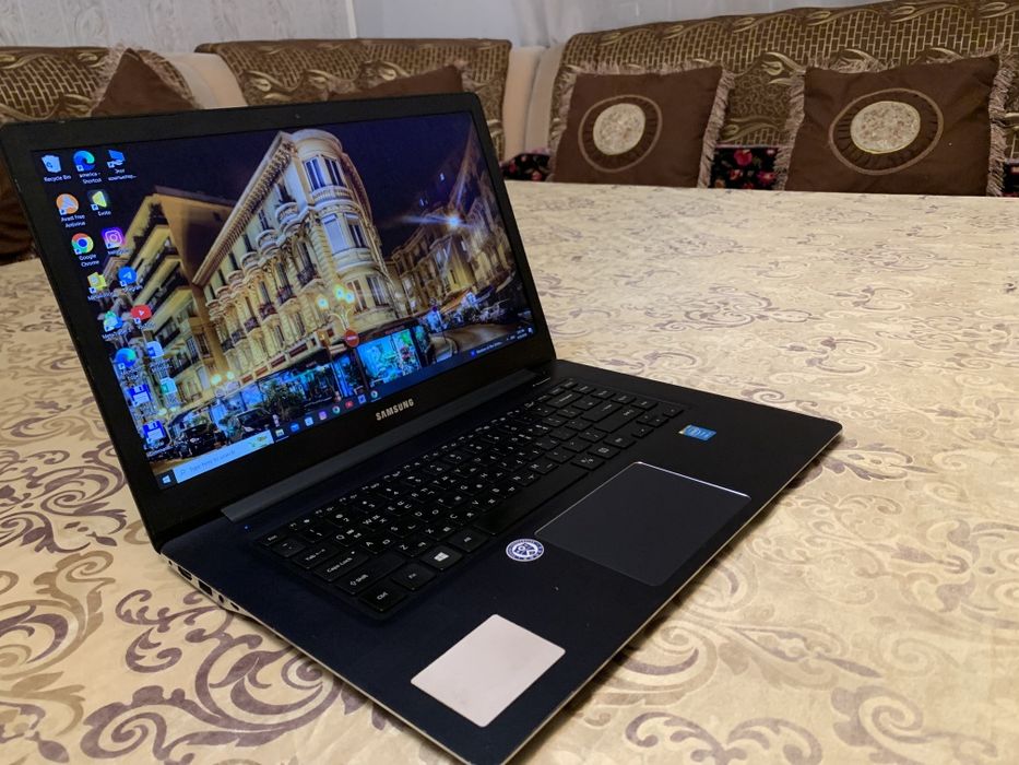 Samsung Notebook Core i7 holati tiniq