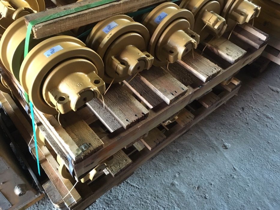 Role de rulare, role inferioare Caterpillar D4H, D5M pe stoc