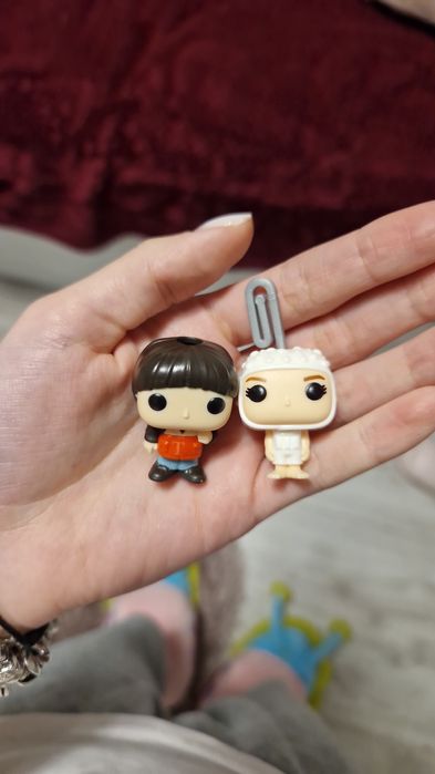 Pachet figurine stranger thinks kinder joy