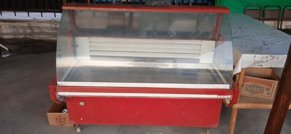 Холодильник сотилади