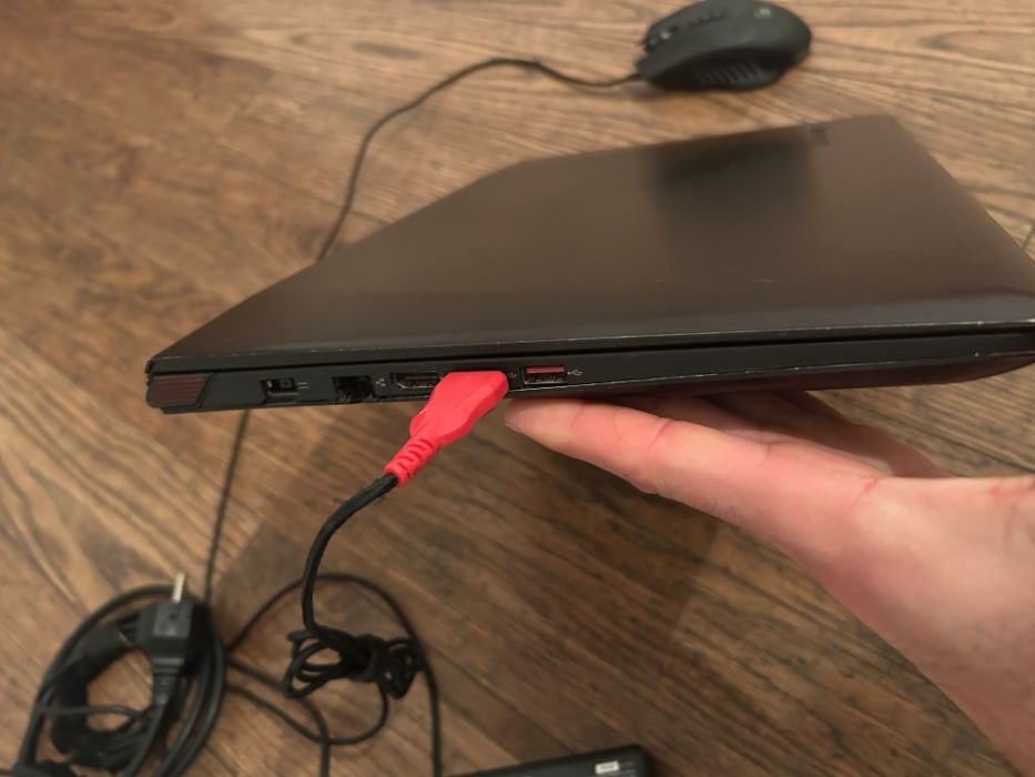 Игровой ноутбук LENOVO