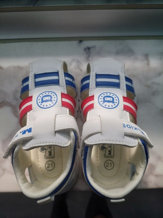 Кожени меки сандалки