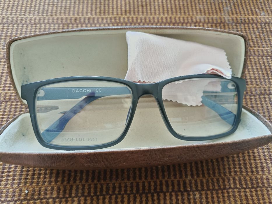 Оправы очков ,со стеклами и без