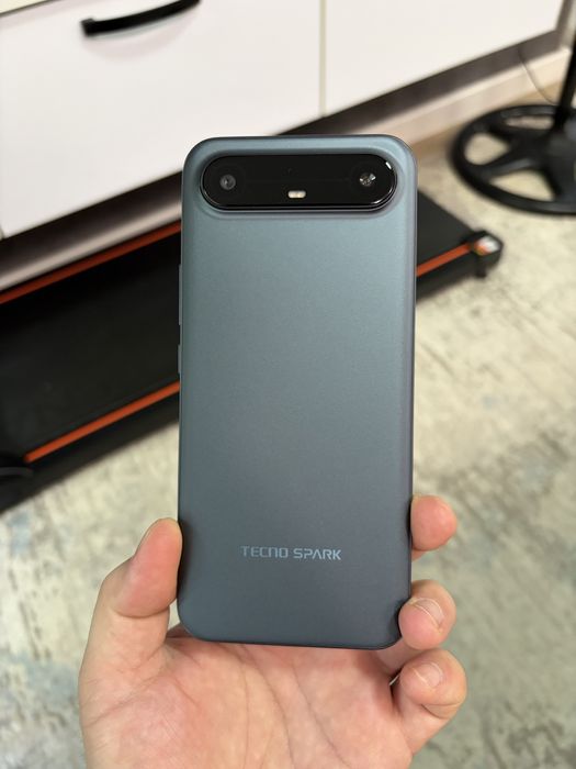 Tecno spark slim