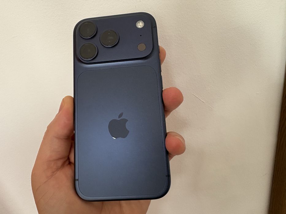 Iphone 17 Pro, Blue, pentru piese