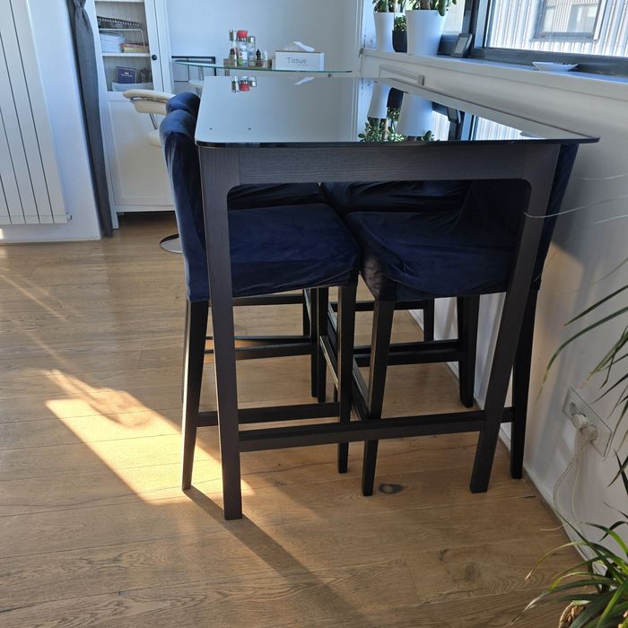 Masa tip bar cu 4 scaune