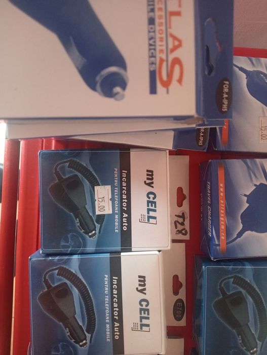 Încărcător rețea Sony Ericsson k750 , iPhone 4 și huse