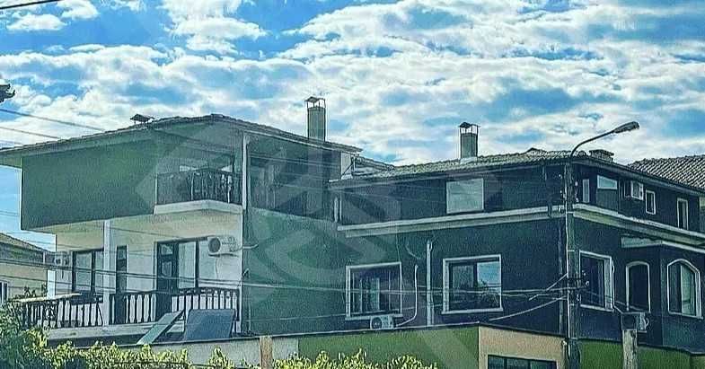 Триетажна къща в Хисаря 41122