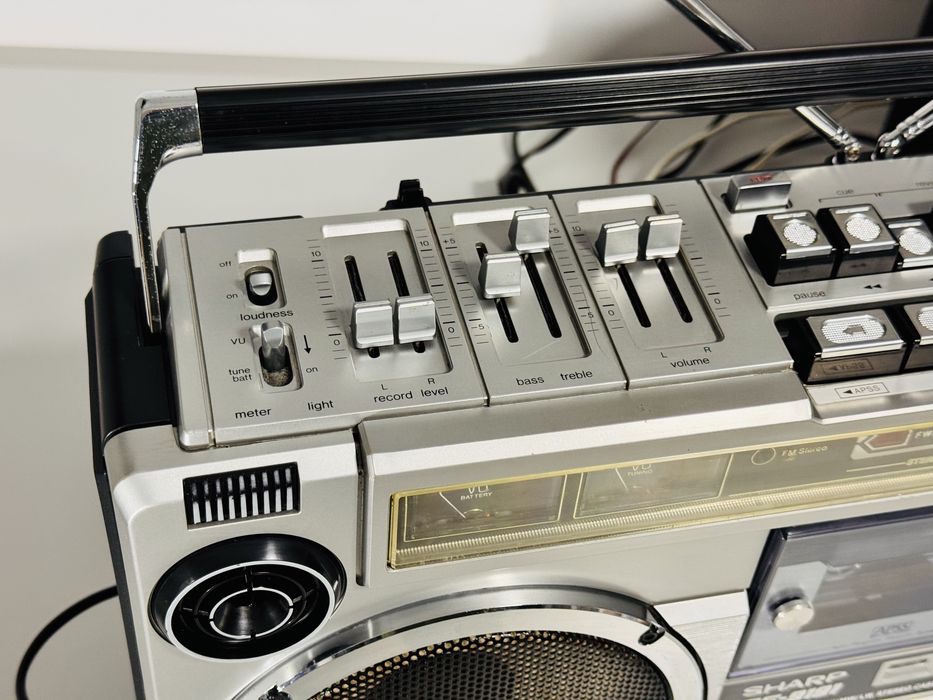 Boombox/radiocasetofon SHARP GF-9191,vu-metre,sunet foarte bun, Japan