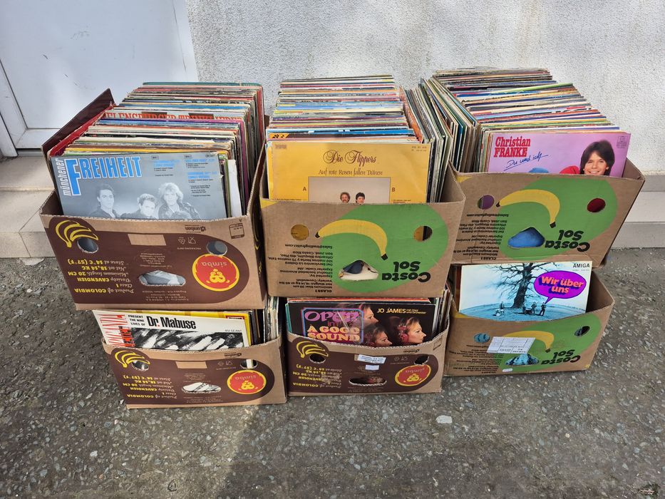 Vând Lot 150LP Discuri Vinil colectie muzica usoara straină mixta