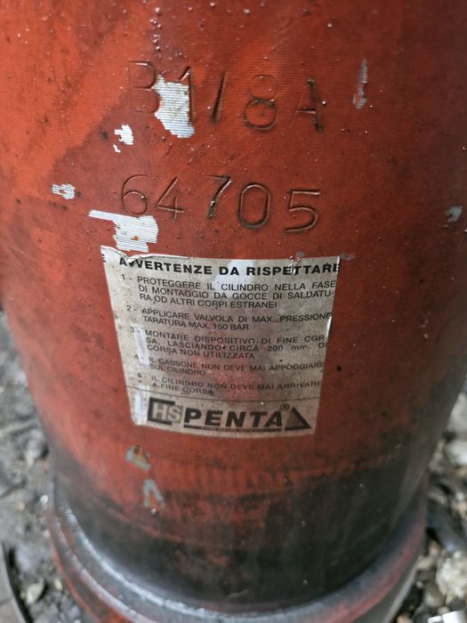 Vând cilindru de basculare de mare tonaj