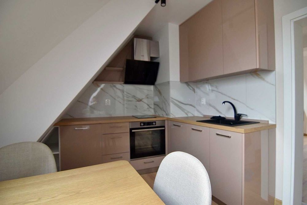 Продава се Тристаен апартамент в Пловдив, Остромила - 72 кв.м за 1806 €/кв.м - Снимка #7