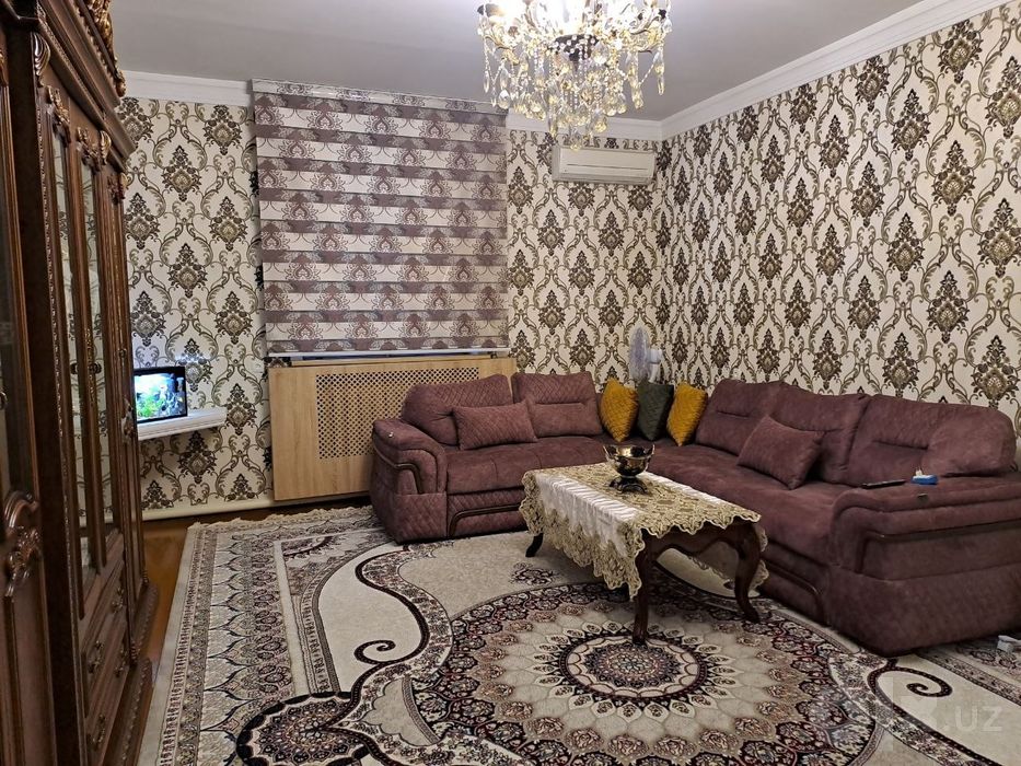 Диван, крепкий, в очень хорошем состоянии