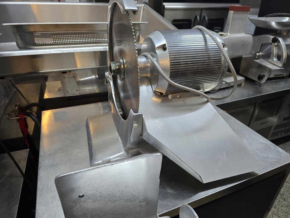 Цирколяр за кости 2200лв