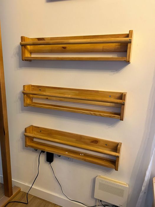 Rafturi ikea + 2 norisori ikea