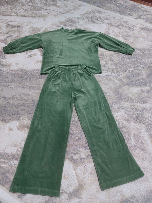 Продам велюровый костюм