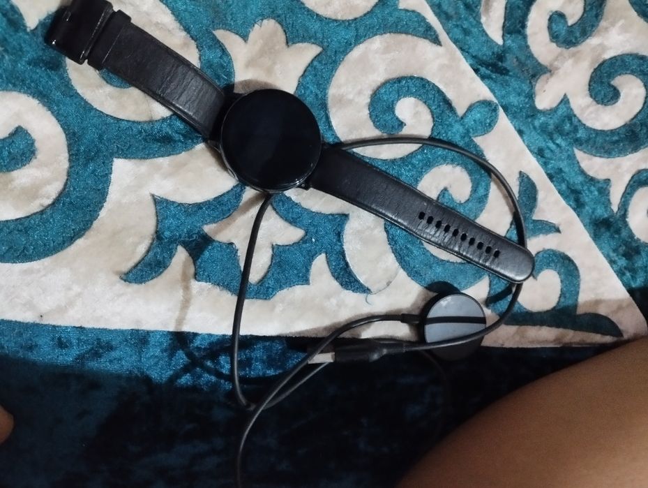 Продам часы Galaxy Watch Active2