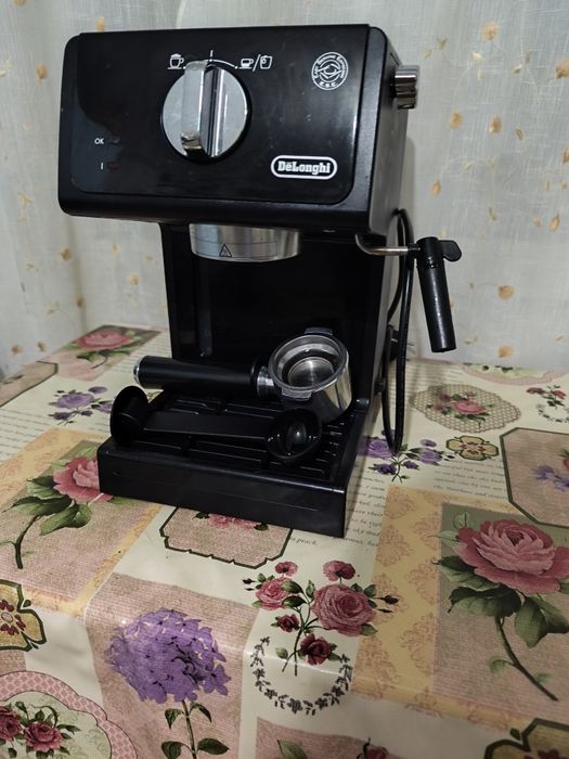 Aparat de cafea DeLonghi