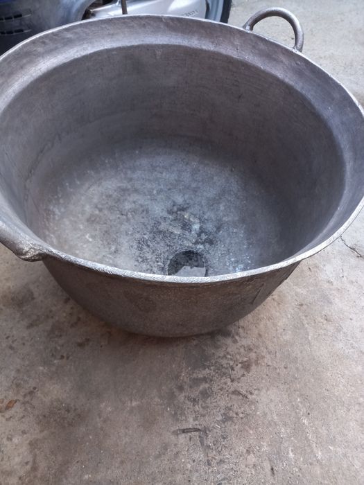 Vând ceaun de aluminiu de 117 litri