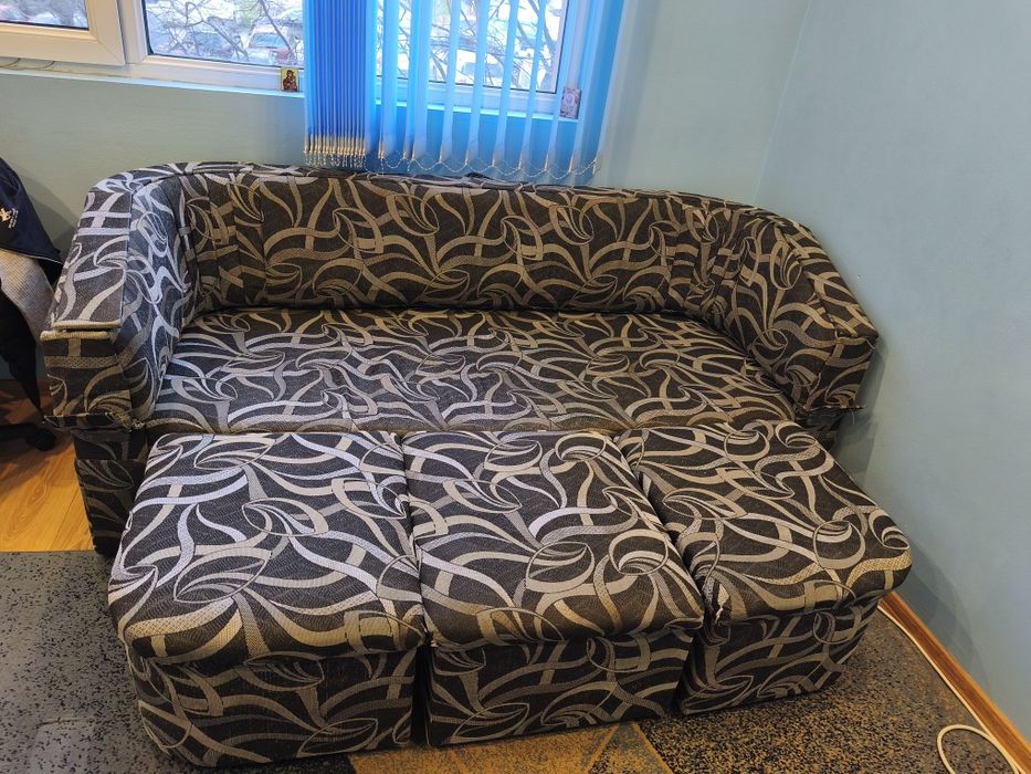 Разтегателен диван