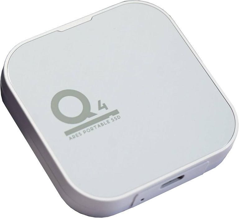 Внешний SSD Q4 скорость до 3800 МБ/с.