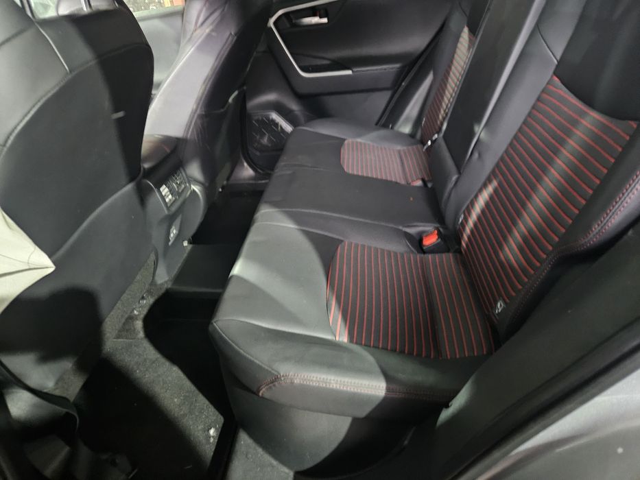 Седалки/салон за Toyota Rav4 2023г
