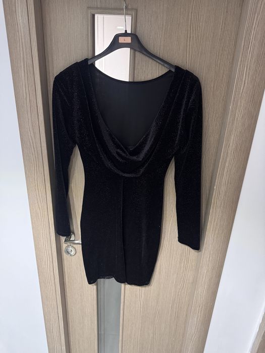 Vand rochie eleganta pentru orice ocazie