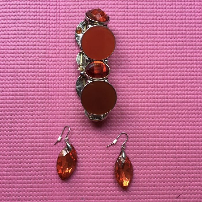 Женские украшения