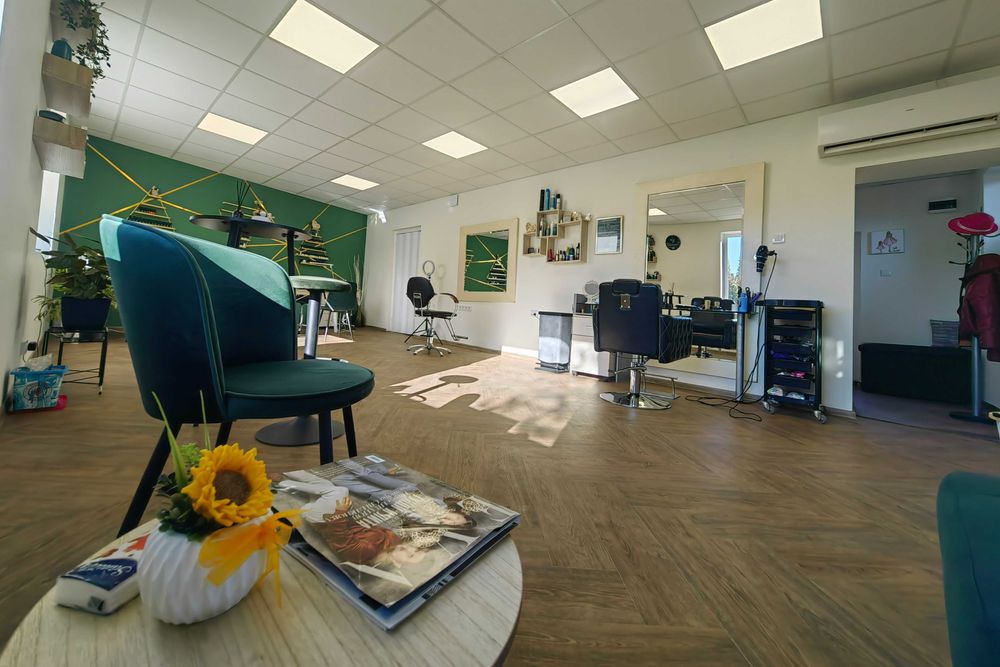 Дава се под наем Офис в с. Николово, Област Русе - 10 кв.м за 112.2 € - Снимка #1